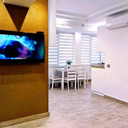 Sun Center Apartment *